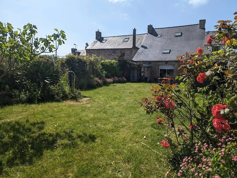 Maison De Ville A 5Mn De La Plage-Jardin Clos Proche Plage Planguenoual