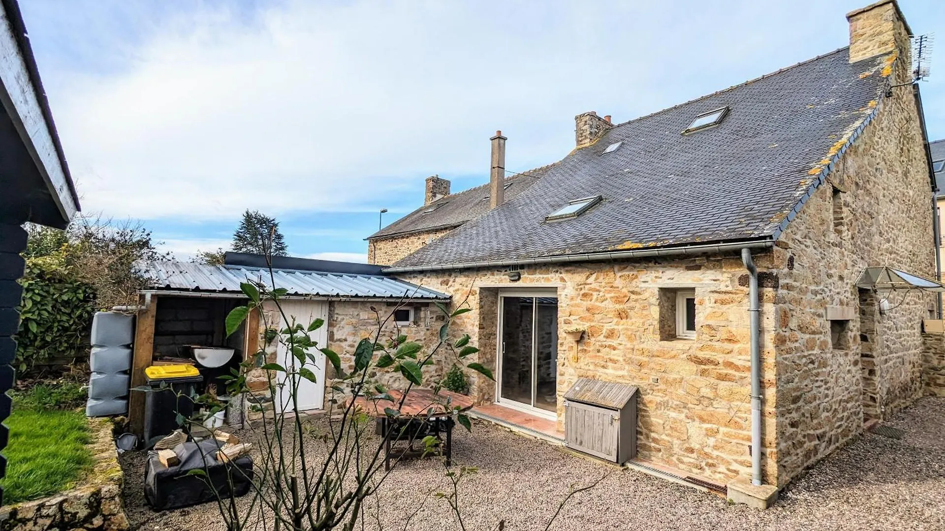 Maison De Ville A 5Mn De La Plage-Jardin Clos Proche Plage Planguenoual 0*,  France